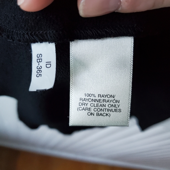 Susan Bristol Flowy Black Tank Top - Picture 7 of 15